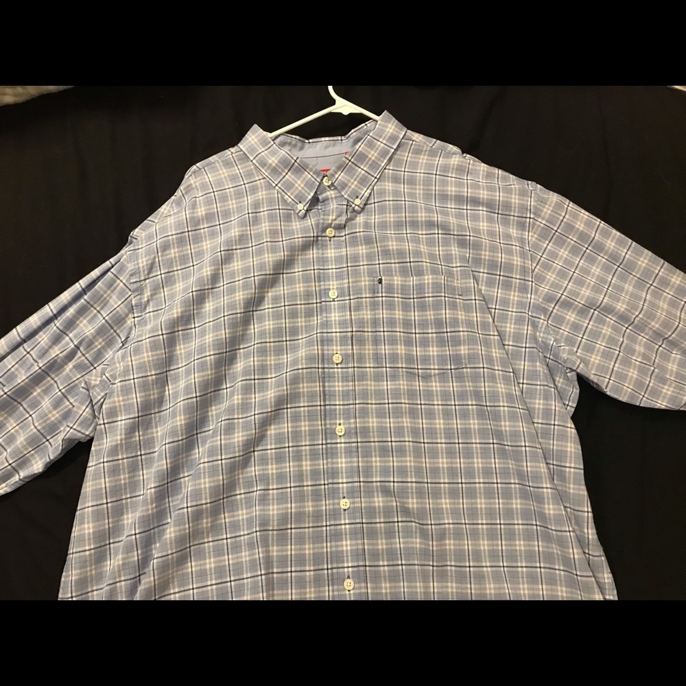 Men’s button up dress shirt long sleeve.